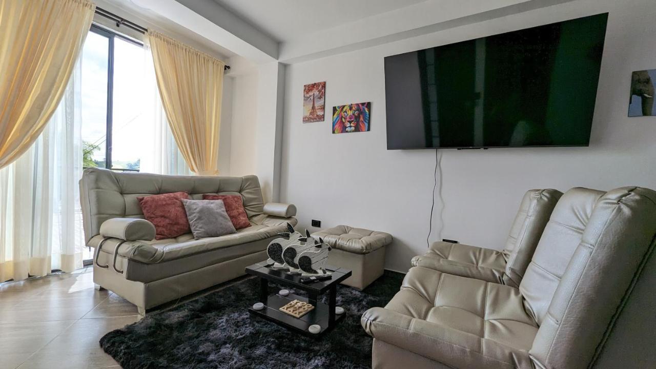 Moderno Apto Familiar Piso 3 *